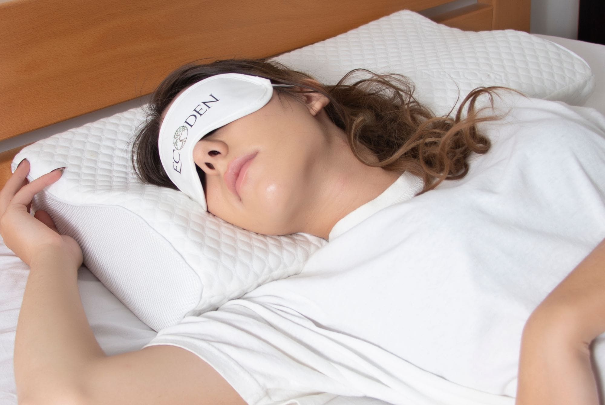 Ecoden® Bamboo Charcoal Memory Foam Pillow for Optimal Neck Support and Cooling